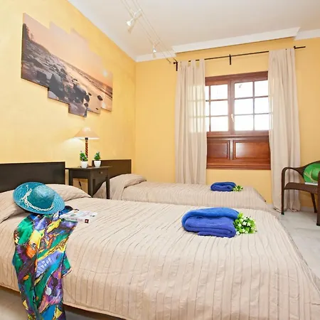 Hortensia Nyaraló *