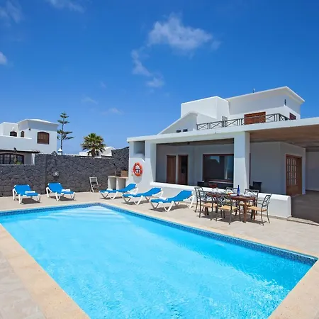 Hortensia Nyaraló *